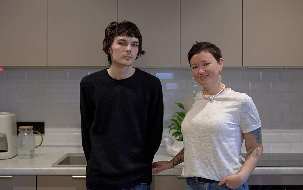 Шкафы и кухня Стоун Колор для однушки с круговой планировкой